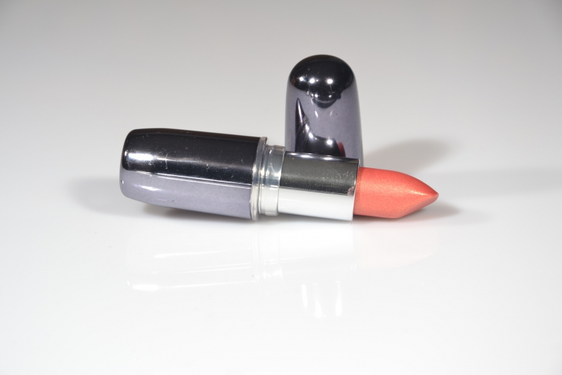 esthetique-EVENOS-min_lipstick-273109